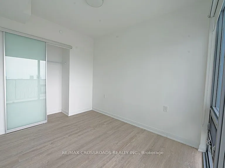 50 Charles St E #3205 — Photo 11