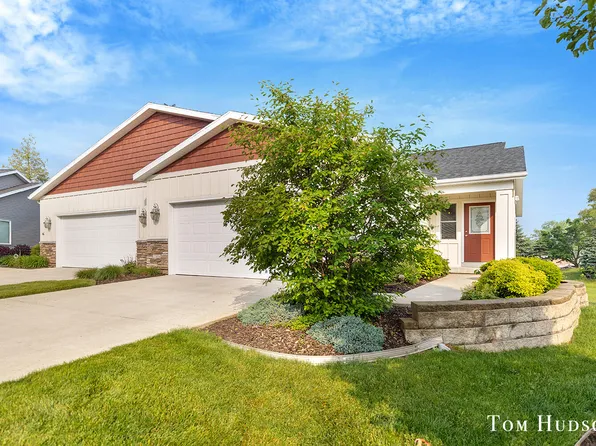 158 Brewer Park Cir, Grand Rapids, MI 49548