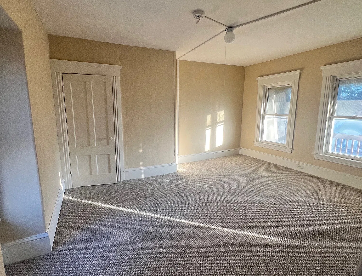 2 bed, 770 sqft, $1,475 — Photo 2