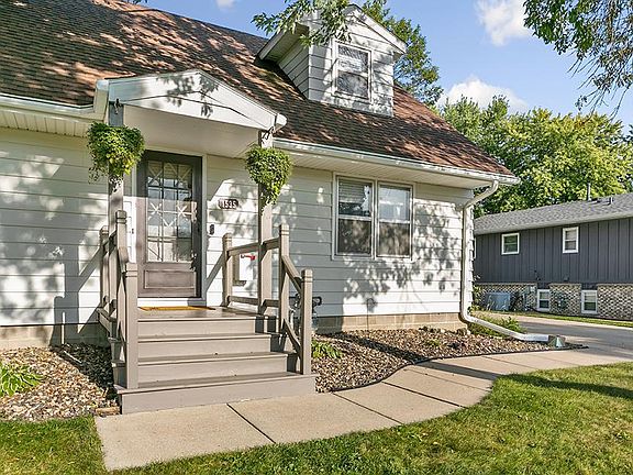 4th image of 1535 9th Ave NE