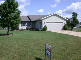 54760 Ridgeview Cir, Paw Paw, MI 49079