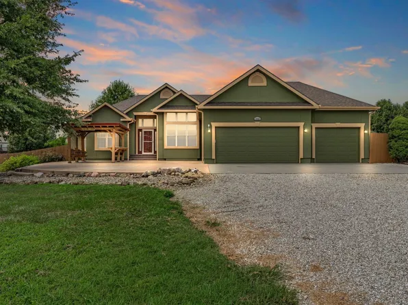 9828 Greenview Dr, Meriden, KS 66512