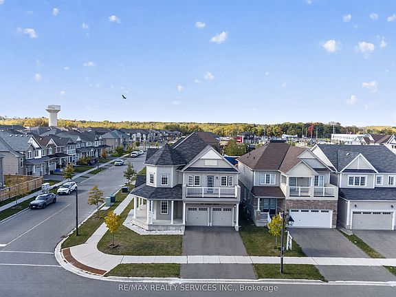 3rd image of 10 Munro Cir