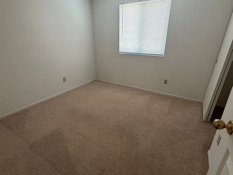 1328 Maplegrove Cir — Photo 29