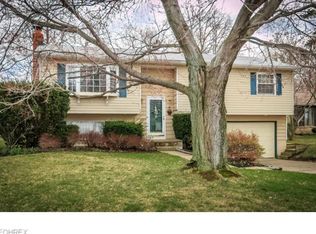 5625 Reef Rd, Mentor On The Lake, OH 44060