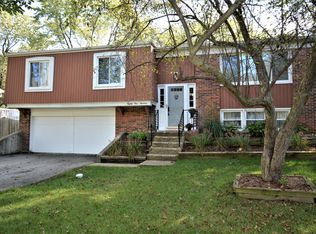 8113 Norwood Ct, Woodridge, IL 60517