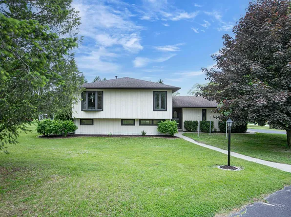 N9695 Willard Rd, Berlin, WI 54923