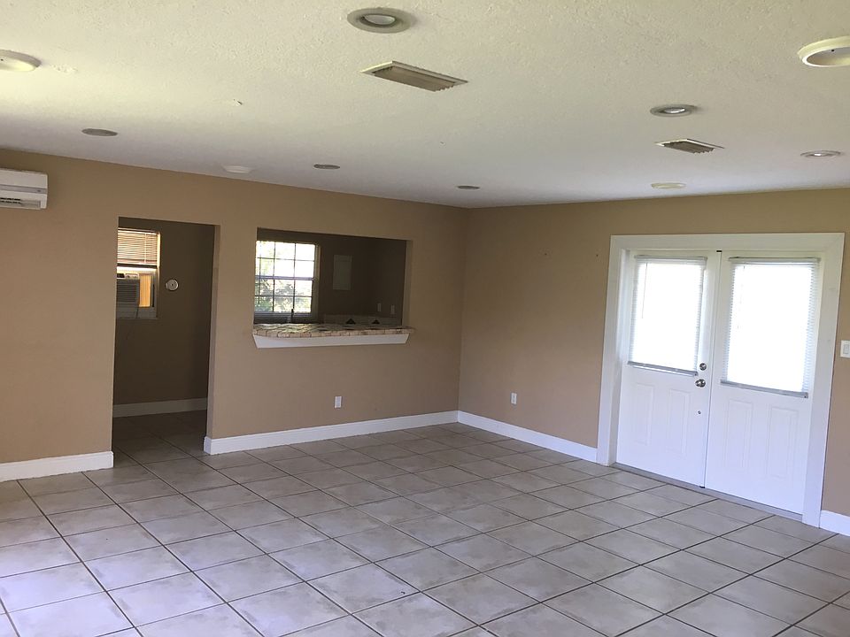 Family room showing bar area