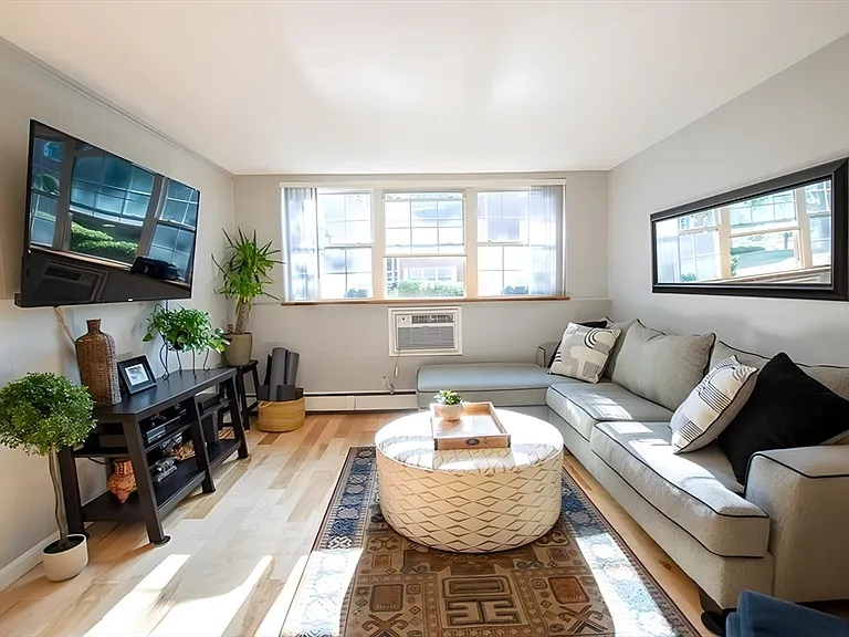 3 Tara Dr #4 — Photo 2