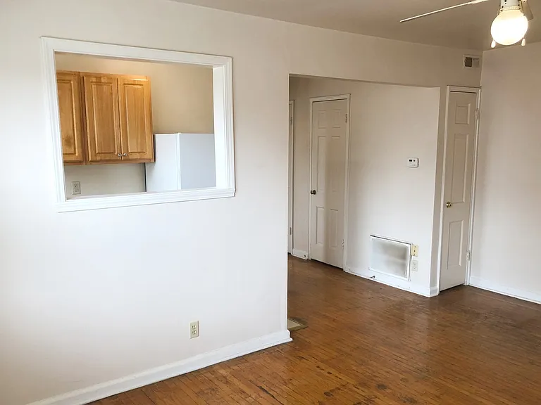 Nola Court Apartments — Photo 14