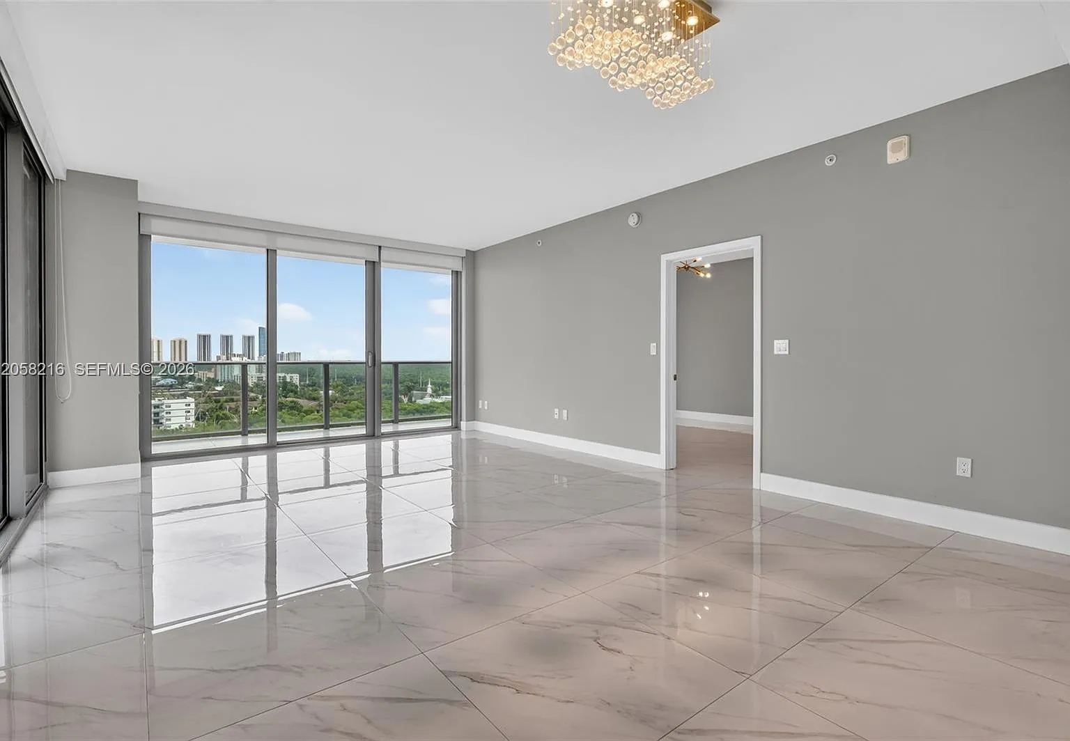 The Harbour South Condo — Photo 2