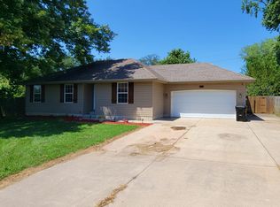 321 Gator Ln, Sparta, MO 65753