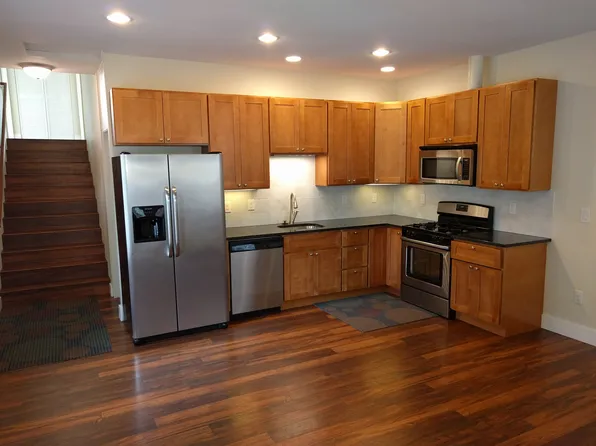 9223 SW Terwilliger Blvd #A, Portland, OR 97219