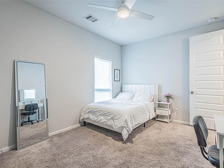 1618 Clover Ct — Photo 37