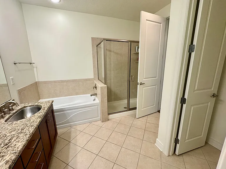 1101 Walnut St #501 — Photo 7