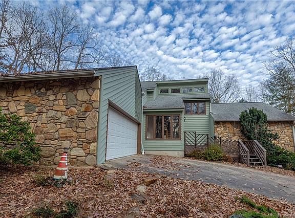 2nd image of 112 Rue De Balsiglia Dr NE
