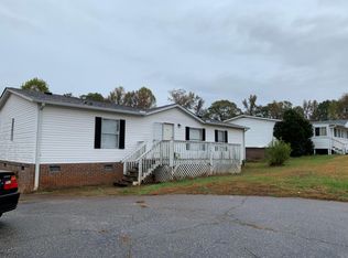 318 Thacker Ct, Inman, SC 29349