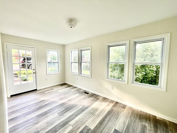 3rd image of 317 Lynn Ave
