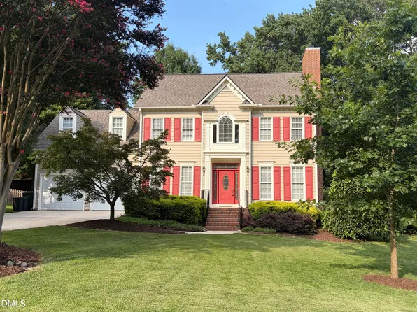107 Lulworth Ct, Cary, NC 27519