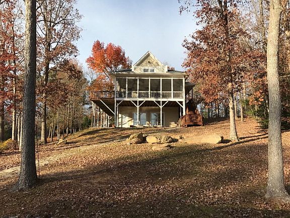 3rd image of 158 Warren Ct
