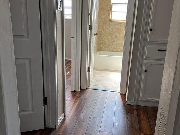 5th image of 616 S Highland Dr