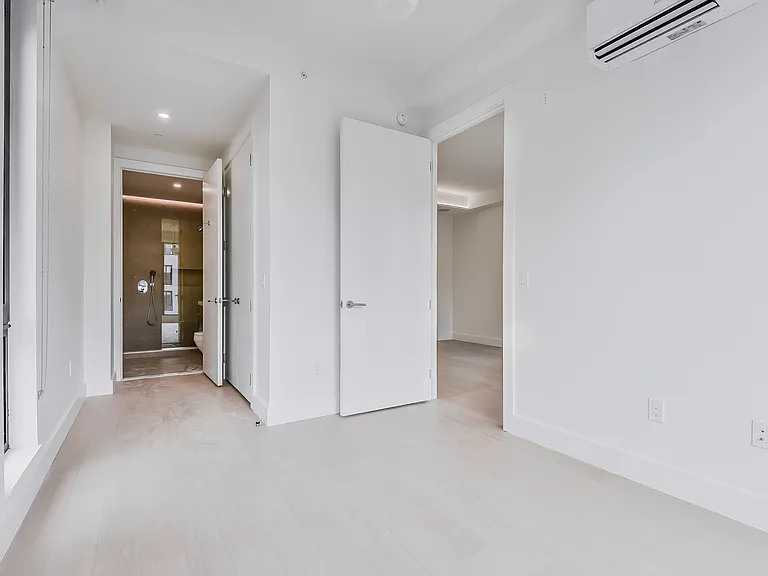 218 Front St #1600 — Photo 18