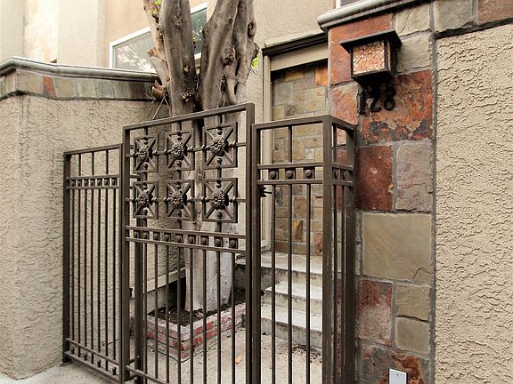 Private walled entry patio