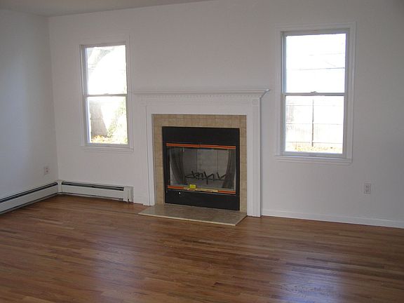 4th image of 21 Bell Ln