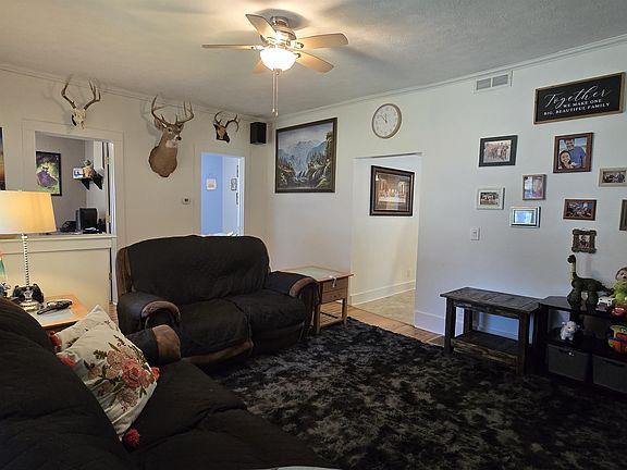 5th image of 412 N Chatham St