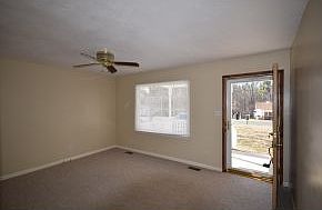 4th image of 232 Steele St