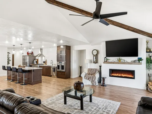 2121 N Cobblecreek Dr, Cedar City, UT 84721