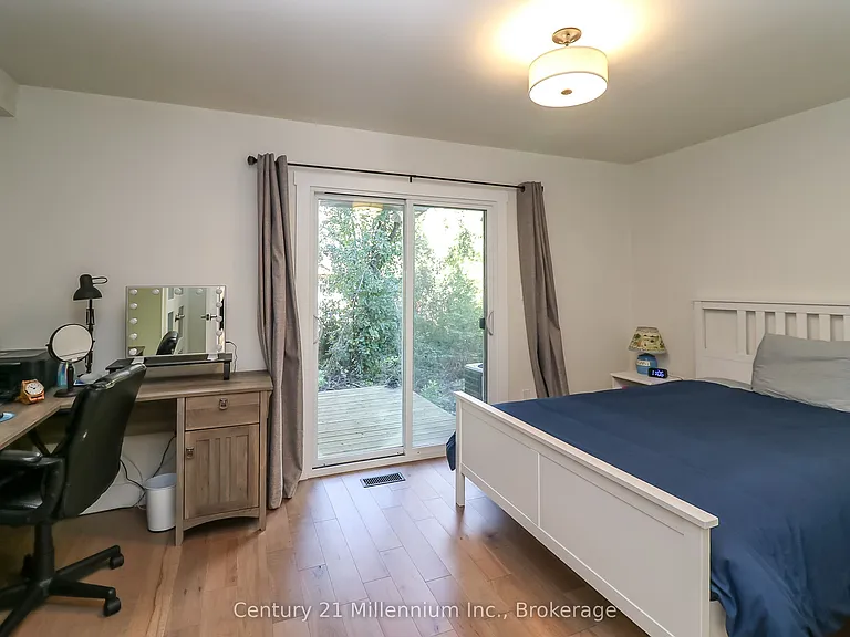 194 Escarpment Cres — Photo 26