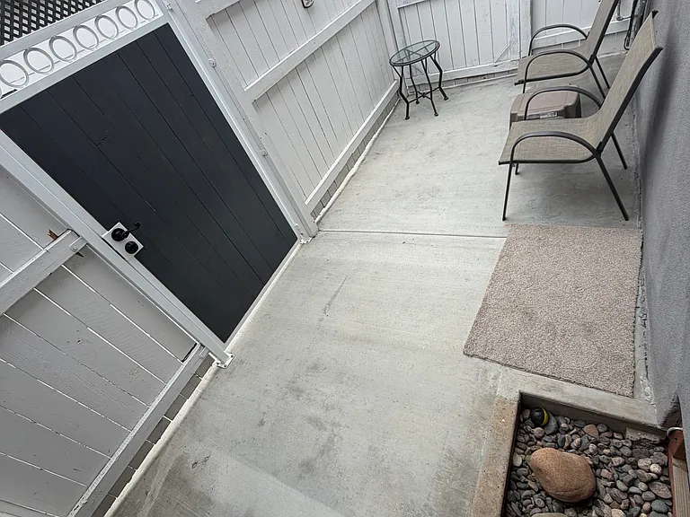 638 S 42nd St — Photo 1