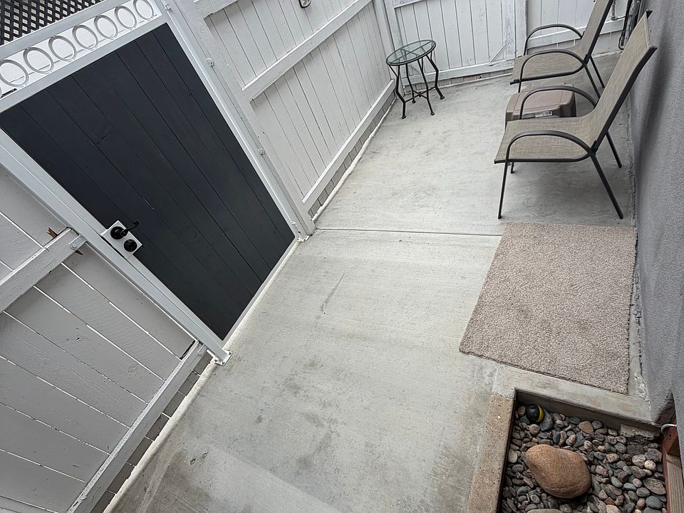 1st image of 638 S 42nd St