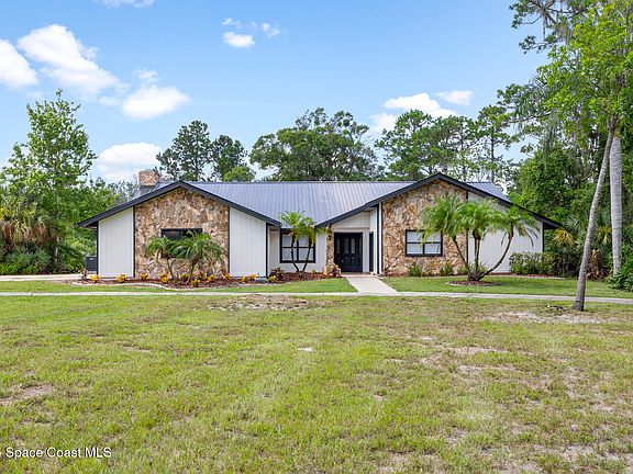 2nd image of 1209 Sand Pine Cir