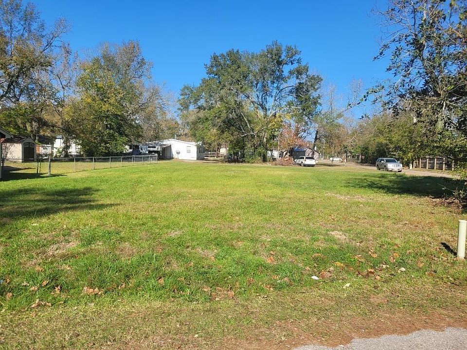 1st image of 601 Earnest Carrington Sr Ave