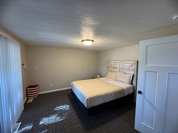 3rd image of 2435 180th St Unit 2-1