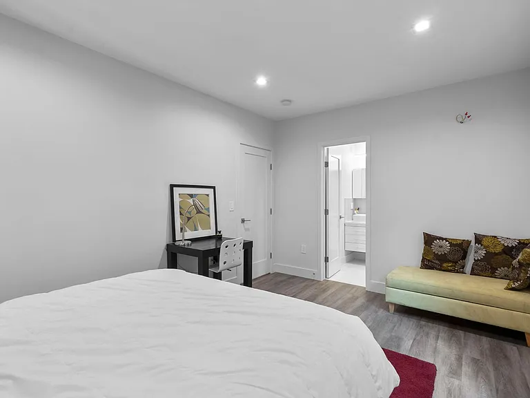 6010 Wilmett Rd — Photo 42