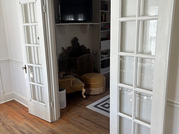 5th image of 2609 W Linden Ave