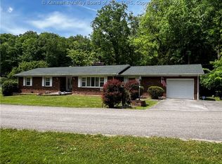 1059 Greenberry Dr, Elkview, WV 25071