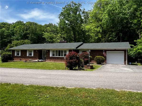 1059 Greenberry Dr, Elkview, WV 25071