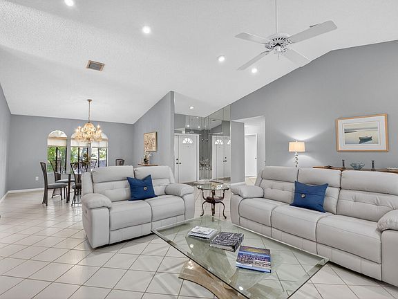 5th image of 2905 Riviera Drive