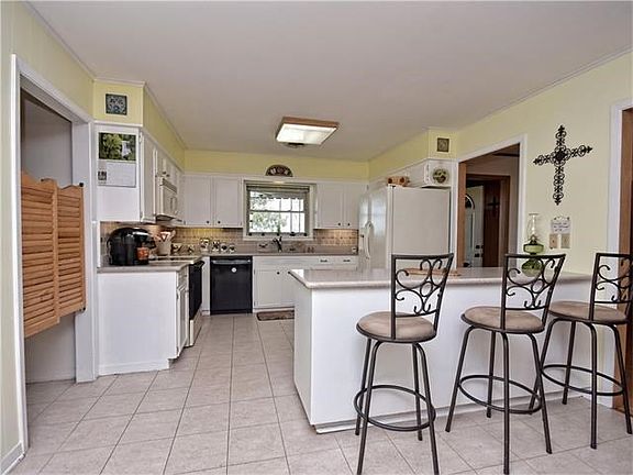 Another view of kitchen