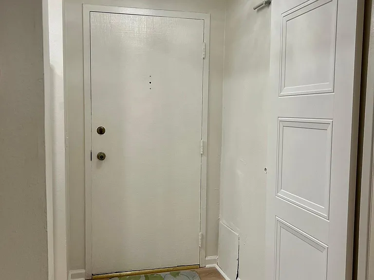 911 N Kings Rd #111 — Photo 12