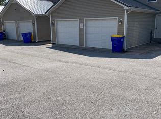 521 McFadin Station St #F, Bowling Green, KY 42103
