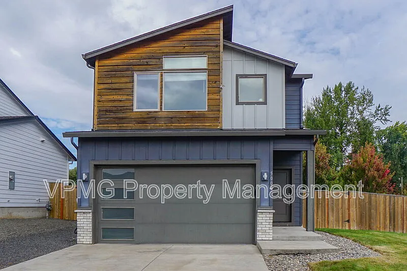 4 bed, 2.5 bath, 1665 sqft, $2,995 — Photo 1