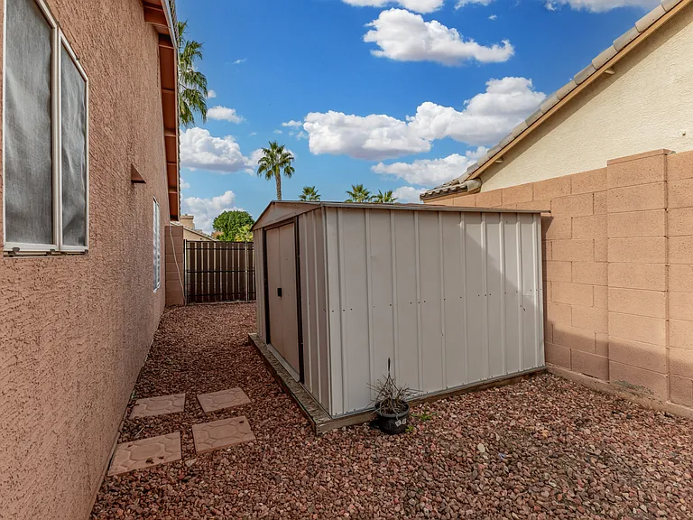 15221 N 87th Dr — Photo 44