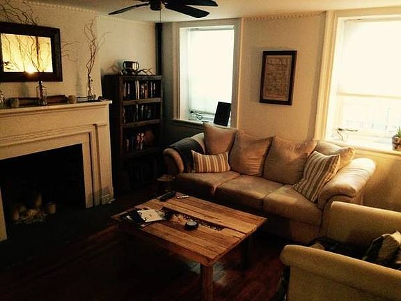 3rd image of 228 Warren St #1
