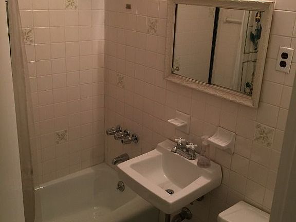 5th image of 108 W 69th St APT 1