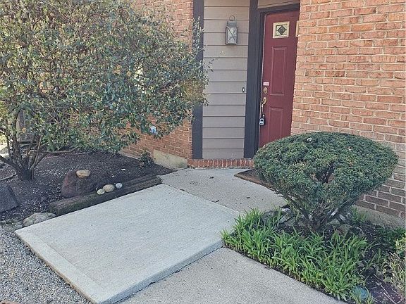 3rd image of 104 Lincoln Park Blvd